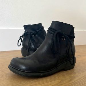Dr. Martens Shelby Black Leather Boots with Air Cushion